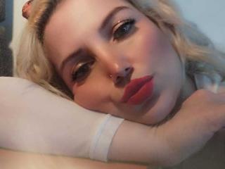 GiuliaAddams - Live porn &amp; sex cam - 24548085