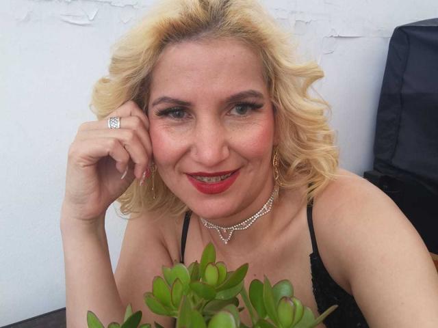 GiuliaAddams - Sexe cam en vivo - 24548121