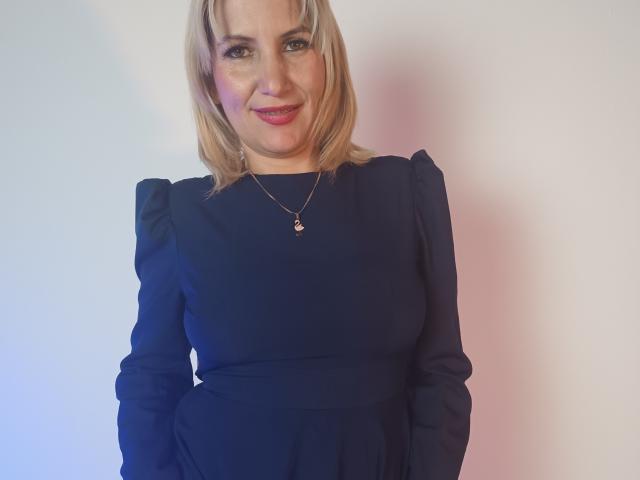 GiuliaAddams - Live porn &amp; sex cam - 24550289