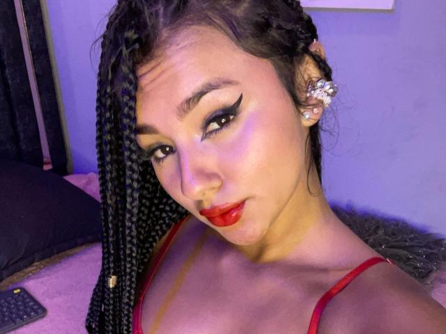 AlessiaFerry - Live sex cam - 24552017