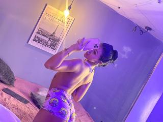 AlessiaFerry - Live porn & sex cam - 24552021
