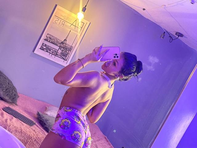 AlessiaFerry - 라이브 포르노 &amp; 섹스 캠 - 24552021