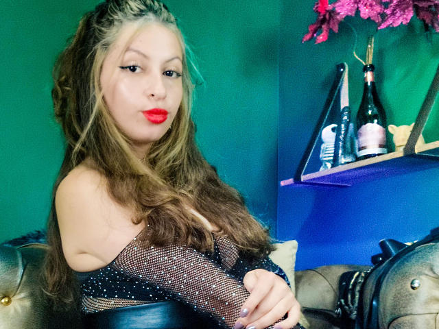 DominatrixLeila - Live sex cam - 24556113