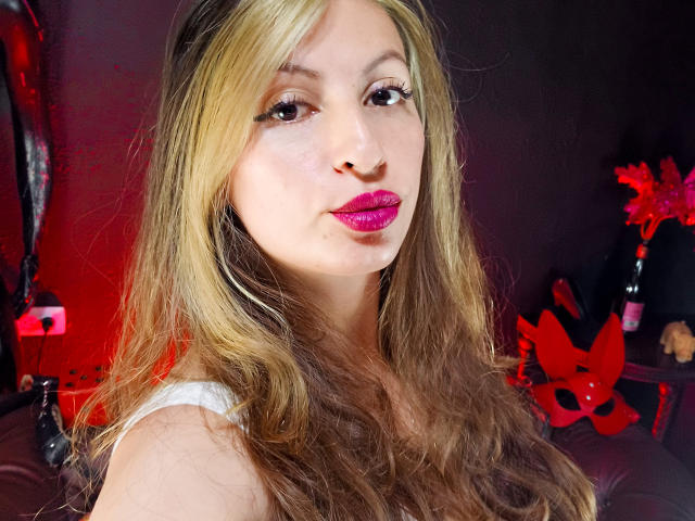 DominatrixLeila - Live sex cam - 24556173
