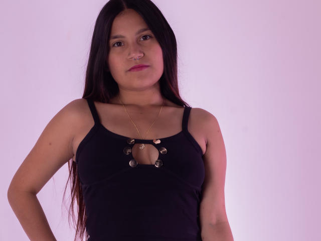 MelanieGates - Live sex cam - 24559401