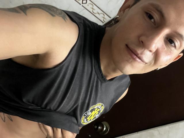 MichaelStrong - Live porn &amp; sex cam - 24561501