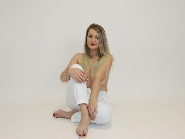 MayaTrainor - Sexe cam en vivo - 24563521