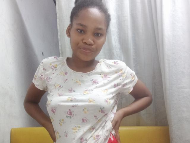 MissBloom - Sexe cam en vivo - 24570069