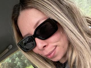 JennyLawry - Live sex cam - 24572873