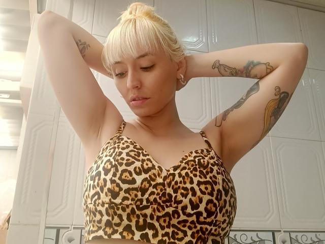 SaraleePoison - Live sex cam - 24580161