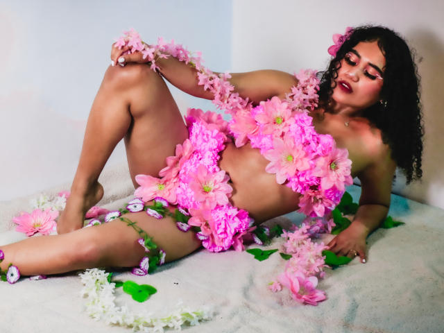 SophieSonyas - Live sex cam - 24592801