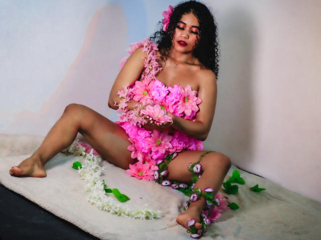 SophieSonyas - Live porn &amp; sex cam - 24592821