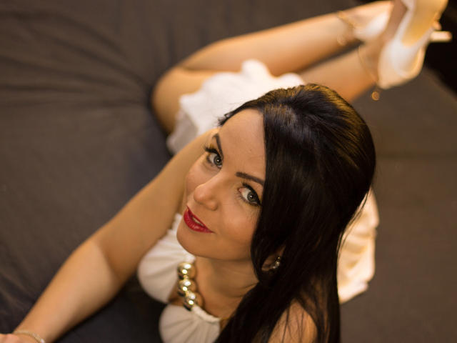 VictoriaBlue - Chat hot avec une Fabuleuse demoiselle en chaleur  