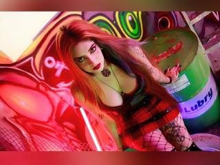 MistressFindom Live Chat on XLoveCam