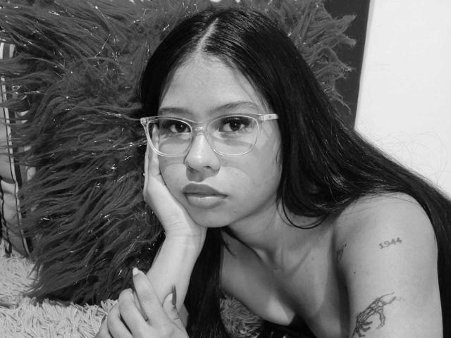 BiancaMayers - Live Sex Cam - 24600373