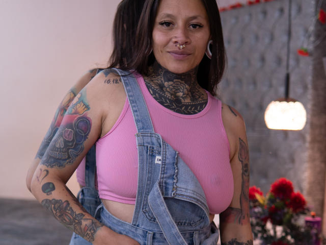 NikyHenao - Live sex cam - 24611057