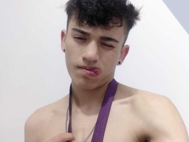 HarryClaude - Live sex cam - 24615441