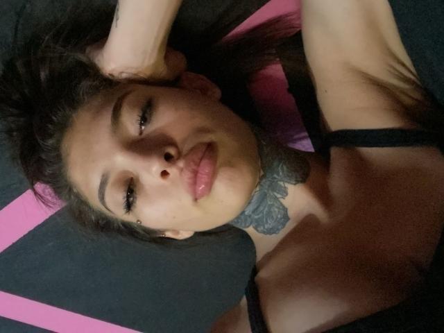 KatieSantana - Live porn &amp; sex cam - 24619145