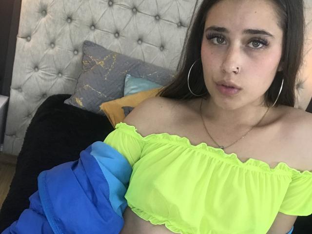 TiffanySilvye - Live Sex Cam - 24620069