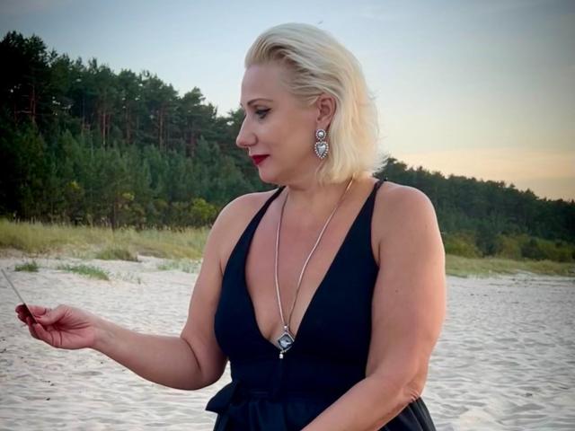 SummerCheryl - Live Sex Cam - 24621105