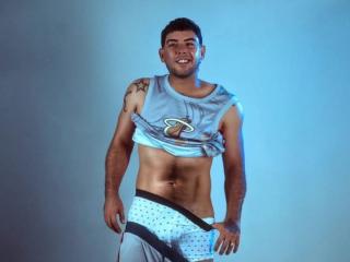 ValeryvsBigcock - Live sex cam - 24623389