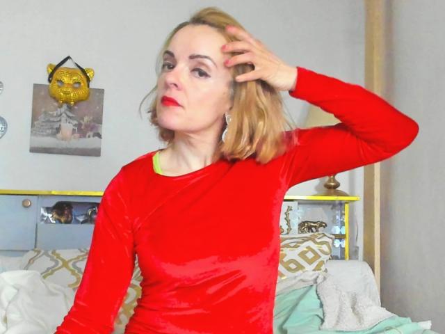 KateRouge - Live sex cam - 24624357