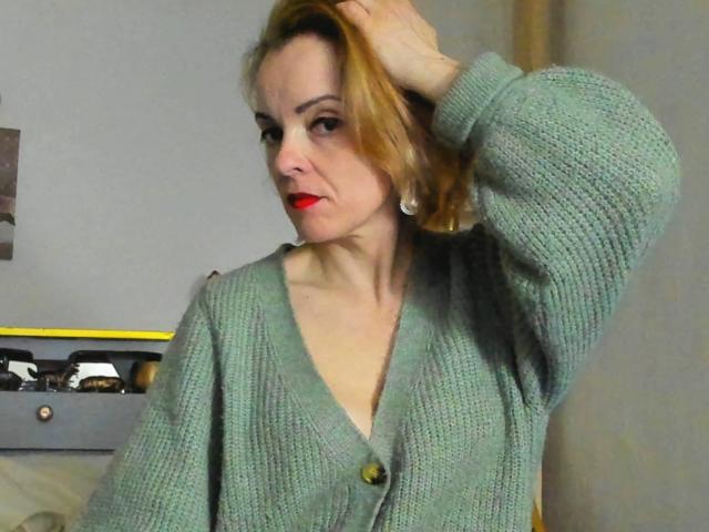 KateRouge - Live sexe cam - 24624409