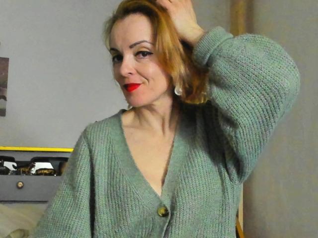 KateRouge - Live sexe cam - 24624421