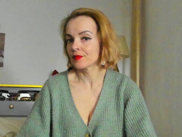 KateRouge - Live sex cam - 24624437
