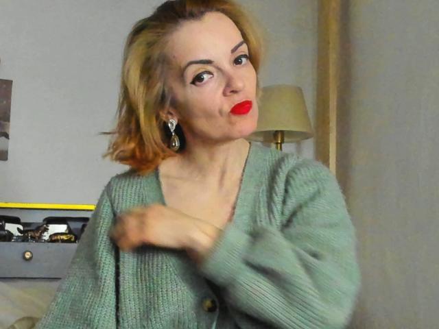 KateRouge - Live sex cam - 24624473