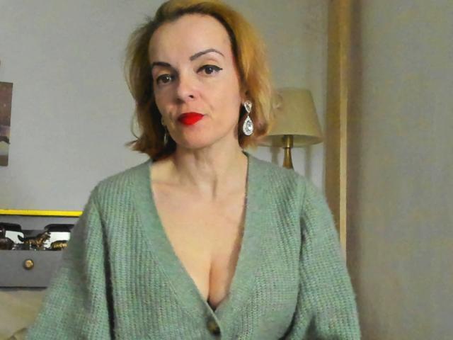KateRouge - Live sex cam - 24624509
