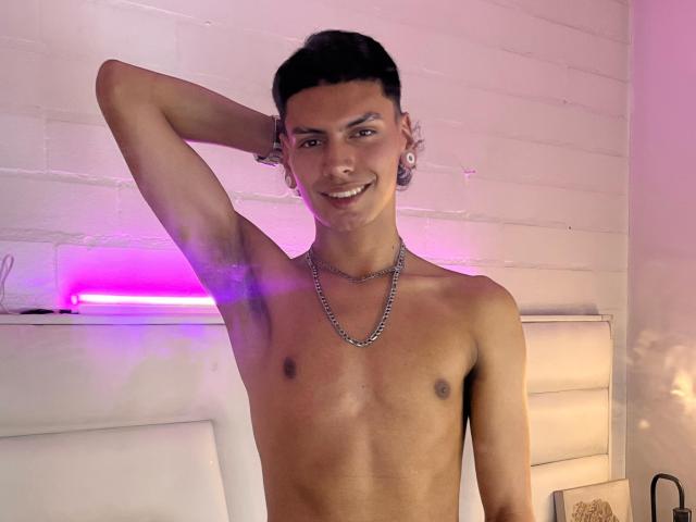 AlanWhitee - Live Sex Cam - 24627269