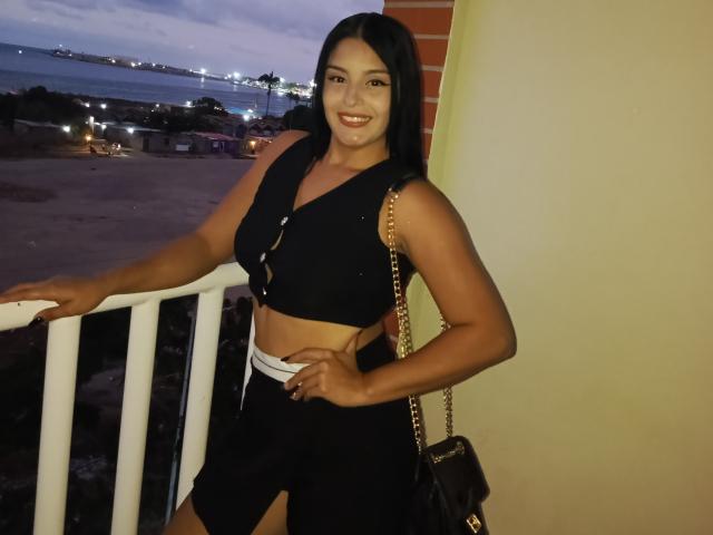 TalianaSquirt - Live porn &amp; sex cam - 24637477
