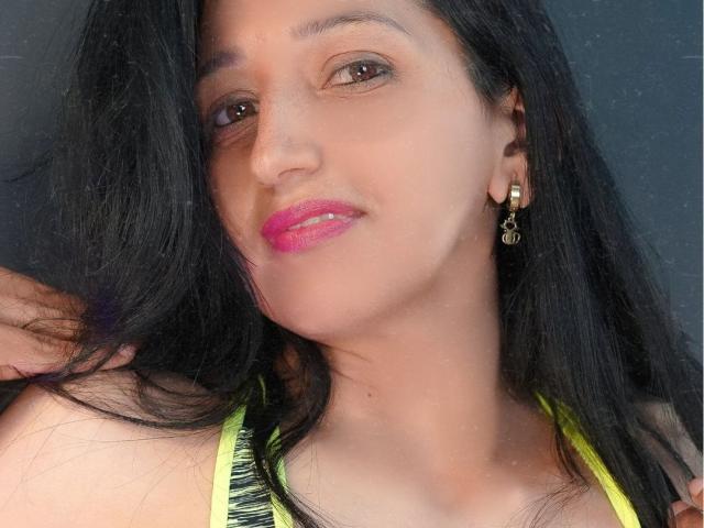 LarisaE - Live Sex Cam - 24640701