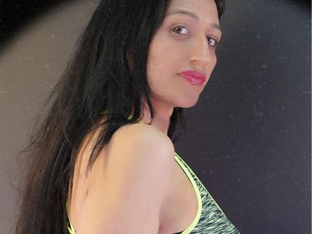 LarisaE - Live Sex Cam - 24640725