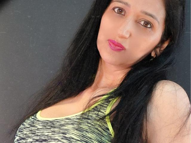 LarisaE - Live Sex Cam - 24640729