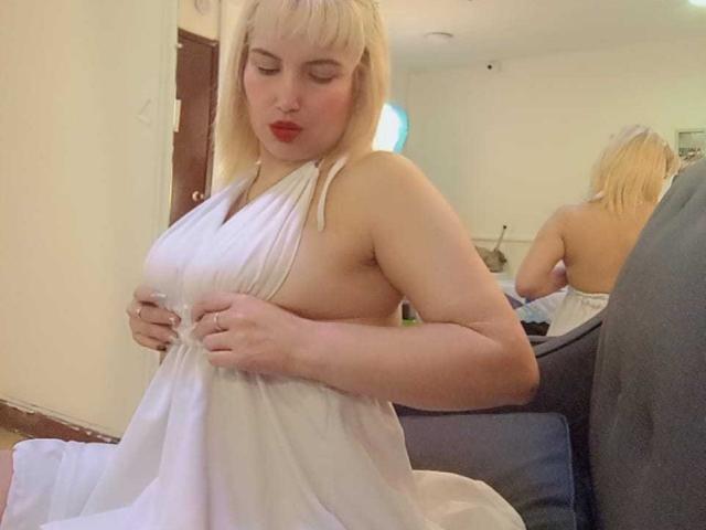 GiuliaAddams - Camera khiêu dâm &amp; quyến rũ trực tiếp - 24642049