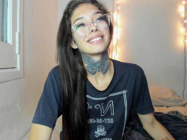 KatieSantana - Live Sex Cam - 24643069