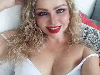 AnnaRichie - Live Sex Cam - 24643477