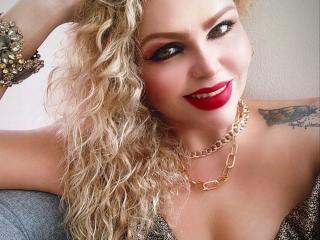 AnnaRichie - Live Sex Cam - 24643677