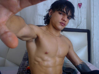 AlexBernal - Live sex cam - 24649829