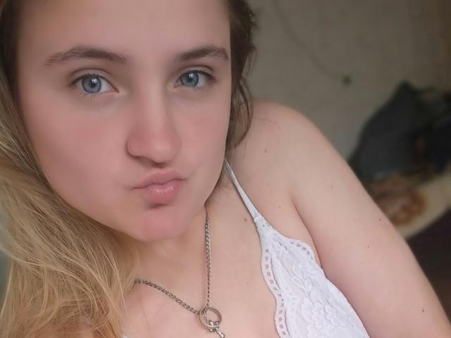 KristiRenny - Live Sex Cam - 24655657