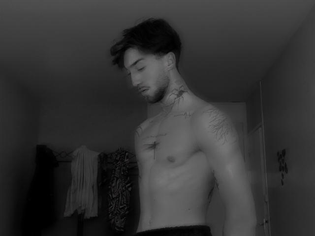 Luccamore - Live Sex Cam - 24656053