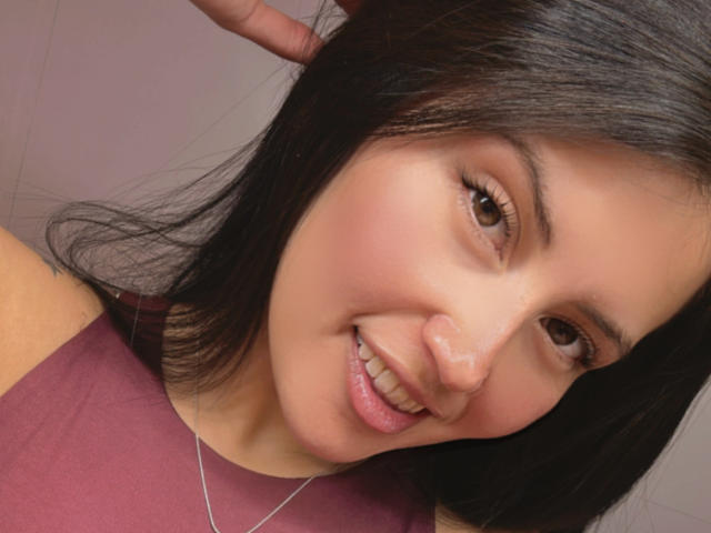 AmelieMuller - Live Sex Cam - 24662477