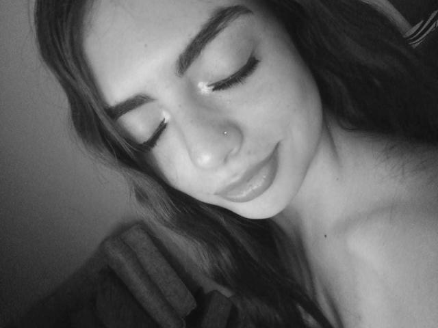 EmaRosee - Live sex cam - 24664085