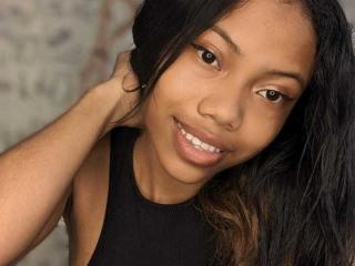 LindaSanchezL - Live Sex Cam - 24665677