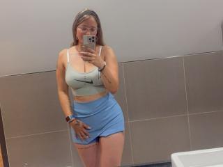 AndreaLarson - Live sex cam - 24666997