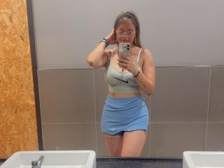AndreaLarson - Live sex cam - 24667005