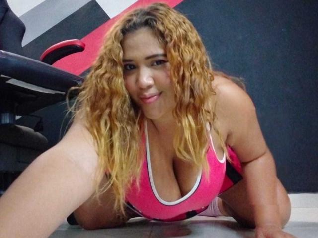 IamAhYours - Live sex cam - 24668905