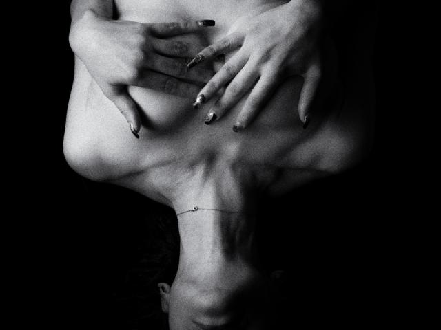 AfroditaRgenis - Porno na żywo i seks kamera - 24675433